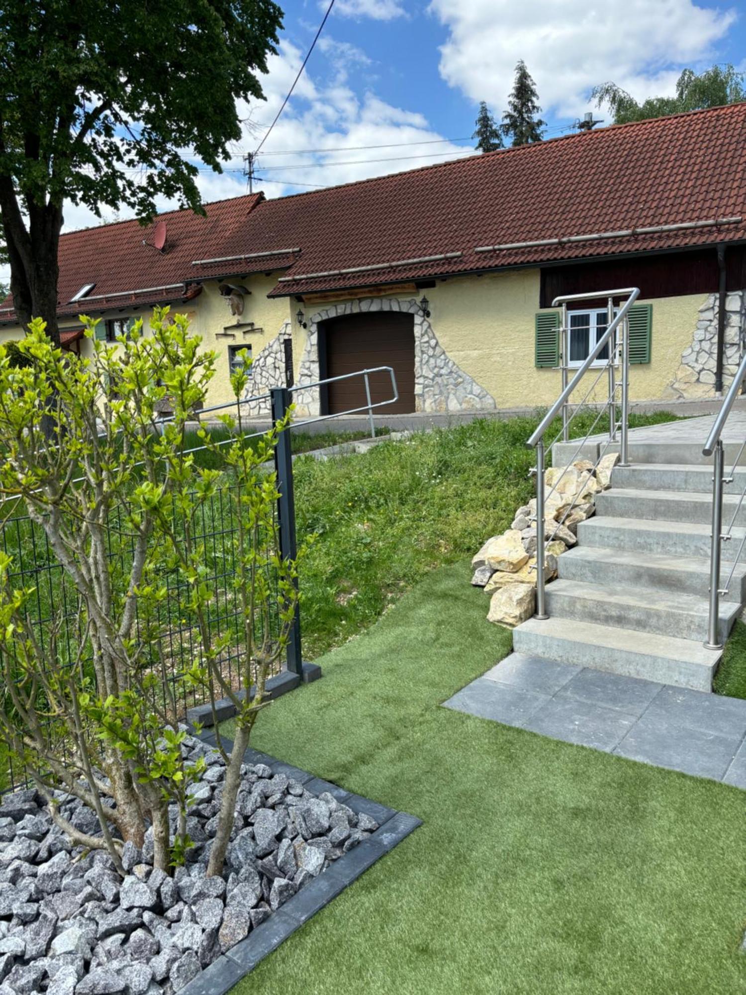 Ferienwohnung Im Usseltal - Zirben Spa - Monheimer Alb - Altmuehltal - Familie Geyer Daiting Monheim  Extérieur photo